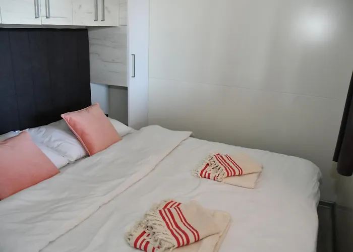 Mobile Homes Allegro & Azzuro Semesterbostad